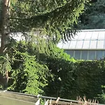 Wolfs Balkonruhe, Geraeumig S-Bahn Krottenbach